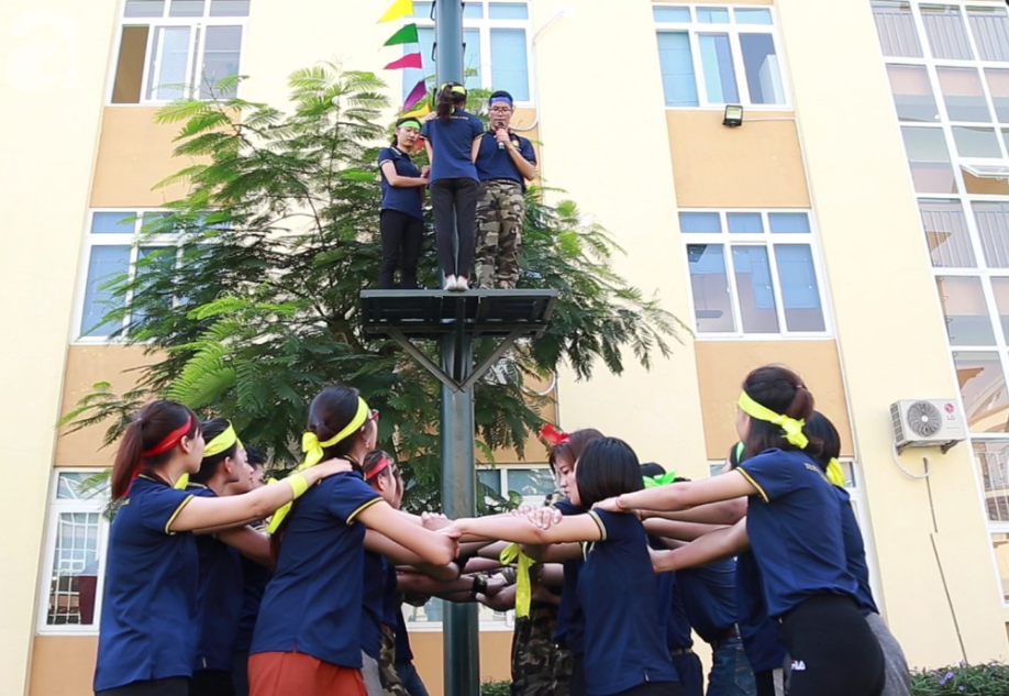 Nữ giáo viên khóc như mưa sau khi vượt qua nhiều thử thách lần đầu tiên trong đời dịp kỷ niệm ngày 20/11 - Ảnh 10. Nữ giáo viên khóc như mưa sau khi vượt qua nhiều thử thách lần đầu tiên trong đời dịp kỷ niệm ngày 20/11 - Ảnh 10.