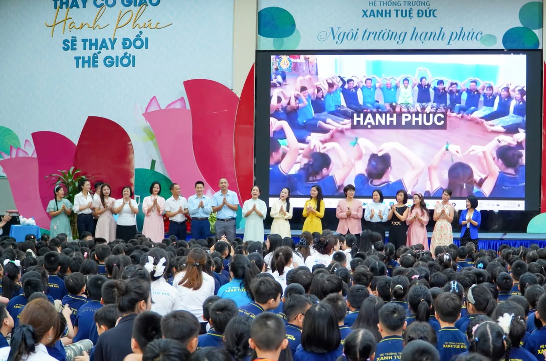 💖 💐 XANH TUỆ ĐỨC 20/10 – NHỮNG TRÁI TIM NHỎ GỌI TÊN YÊU THƯƠNG