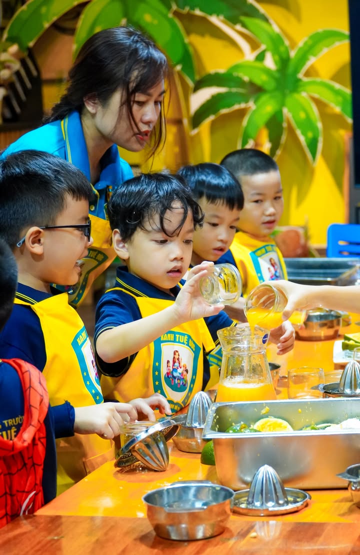 👩🍳 🥤 KHI CÁC BẠN NHỎ TRƯỜNG XANH TUỆ ĐỨC HÓA THÂN THÀNH CHUYÊN GIA PHA CHẾ