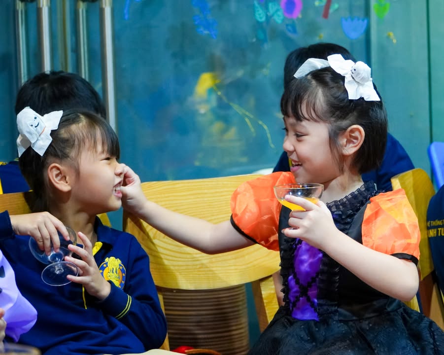 👩🍳 🥤 KHI CÁC BẠN NHỎ TRƯỜNG XANH TUỆ ĐỨC HÓA THÂN THÀNH CHUYÊN GIA PHA CHẾ