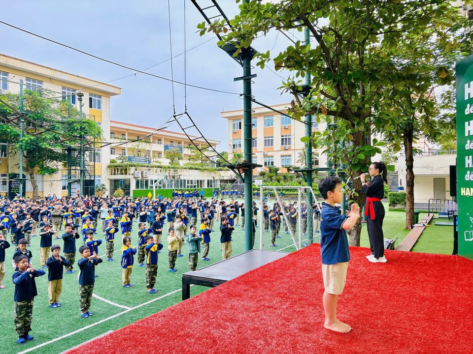 🌞Tiết trời hôm nay thật trong veo và mát dịu sau những ngày mưa