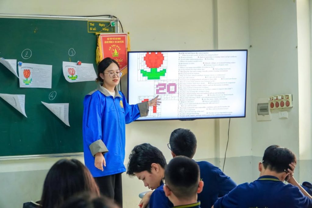 🌷 🌷 TIẾT HỌC TIẾNG ANH TRI ÂN THẦY CÔ CỦA HỌC SINH TRƯỜNG XANH TUỆ ĐỨC