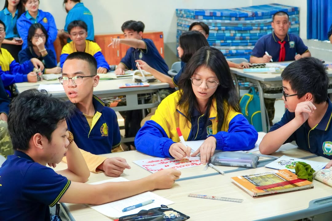 🌷 🌷 TIẾT HỌC TIẾNG ANH TRI ÂN THẦY CÔ CỦA HỌC SINH TRƯỜNG XANH TUỆ ĐỨC