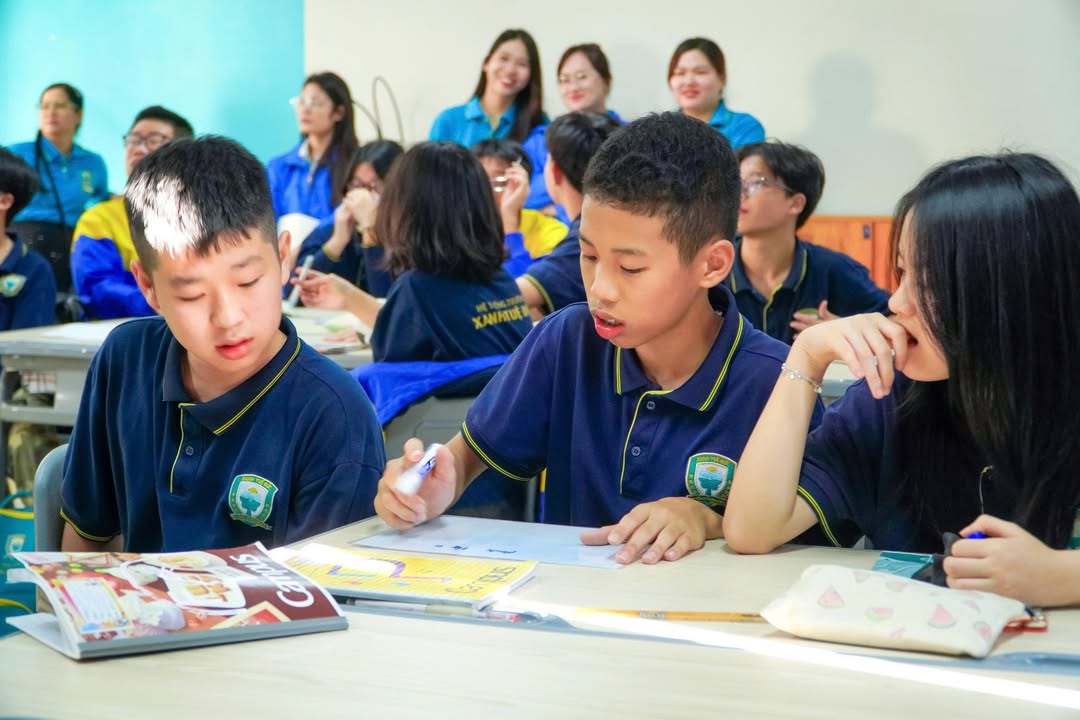 🌷 🌷 TIẾT HỌC TIẾNG ANH TRI ÂN THẦY CÔ CỦA HỌC SINH TRƯỜNG XANH TUỆ ĐỨC