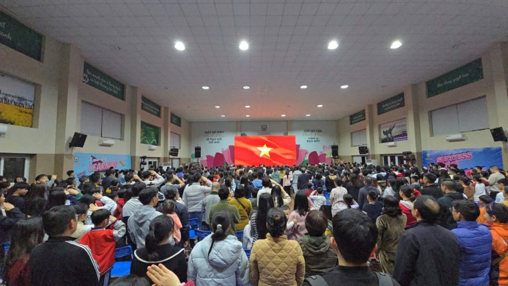 🇻🇳 🇻🇳 TRƯỜNG XANH TUỆ ĐỨC HÂN HẠNH ĐỒNG HÀNH BUỔI CHIẾU PHIM “MƯA ĐỎ” – MỘT ĐÊM TRI ÂN GIỮA LÒNG KHU ĐÔ THỊ THANH HÀ 💚