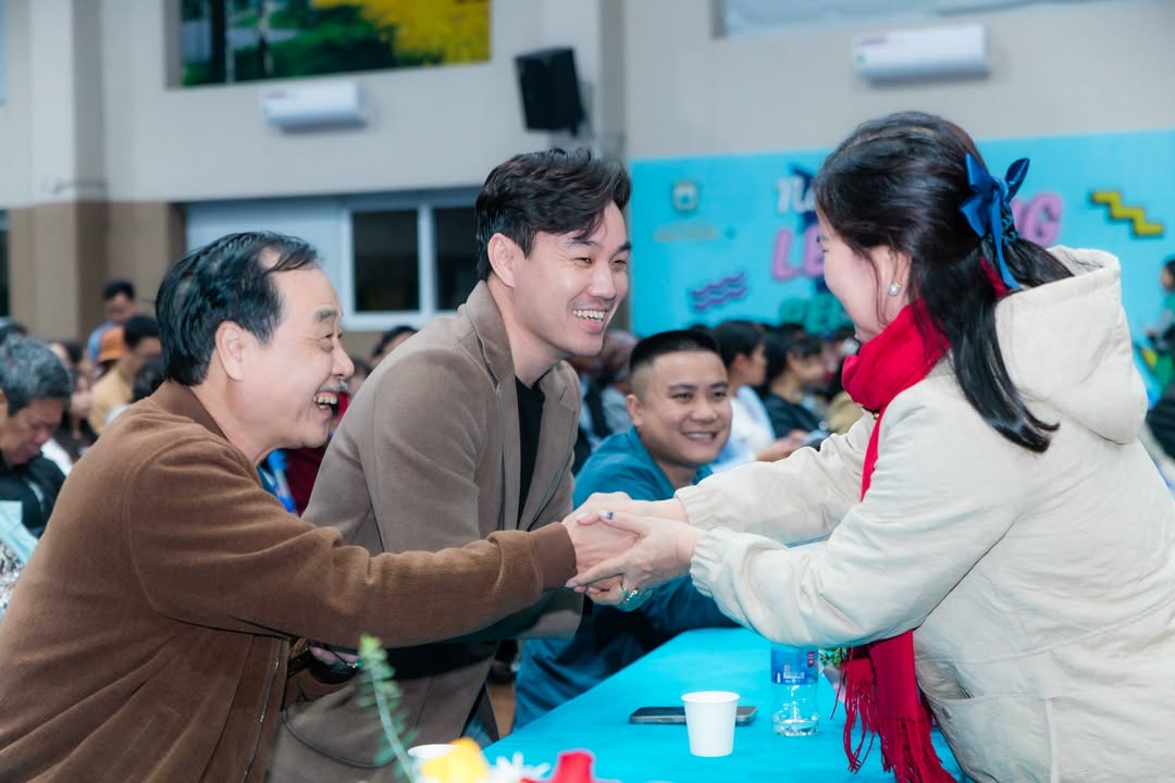 🇻🇳 🇻🇳 TRƯỜNG XANH TUỆ ĐỨC HÂN HẠNH ĐỒNG HÀNH BUỔI CHIẾU PHIM “MƯA ĐỎ” – MỘT ĐÊM TRI ÂN GIỮA LÒNG KHU ĐÔ THỊ THANH HÀ 💚