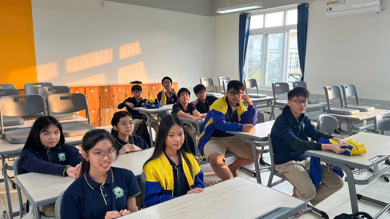 HÀNH TRANG TUỔI TEEN: KHI NHỮNG "NÚT THẮT" ĐƯỢC THÁO GỠ BẰNG SỰ THẤU HIỂU 🍀