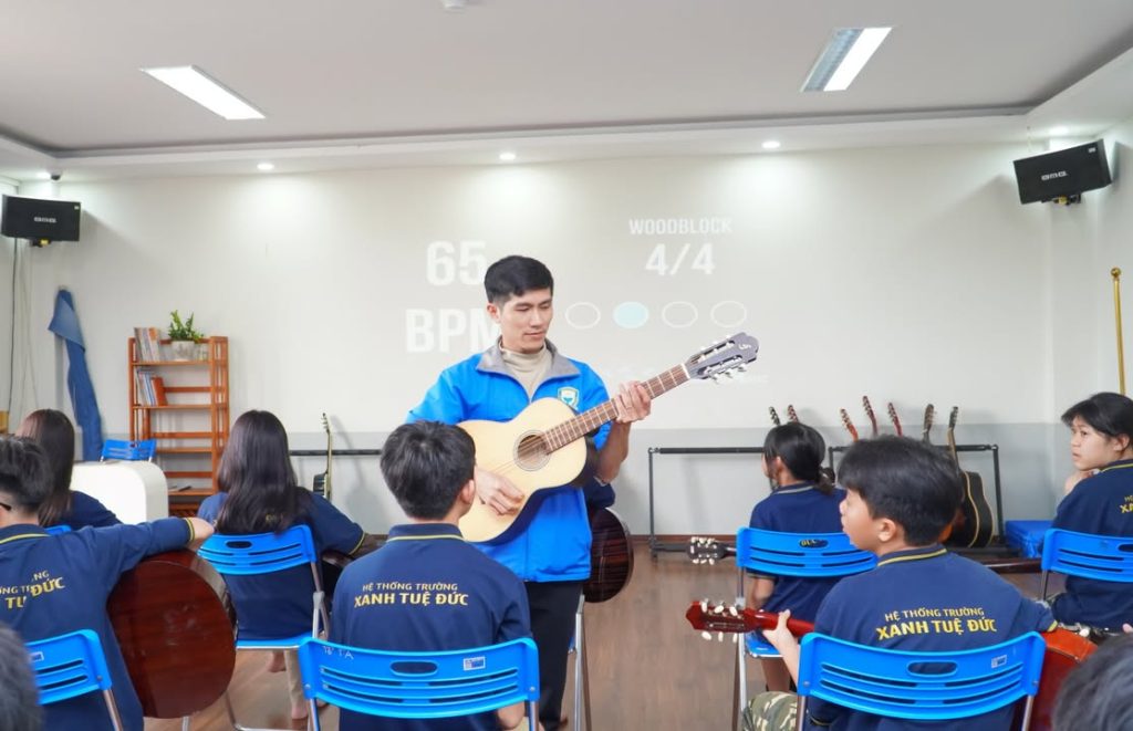 THẾ GIỚI ÂM NHẠC ĐA SẮC MÀU TẠI XANH TUỆ ĐỨC – NƠI CẢM XÚC VÀ KỸ NĂNG CÙNG THĂNG HOA 🎶✨