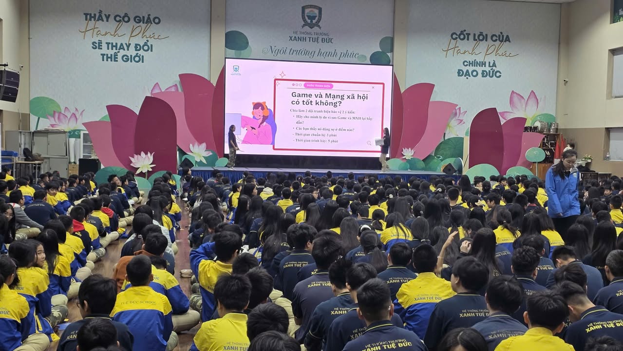 🌱 BUỔI CHÀO CỜ ĐẶC BIỆT – KHI HỌC SINH CHIA SẺ VỚI HỌC SINH CÁCH LÀM CHỦ CHÍNH MÌNH TRONG THẾ GIỚI SỐ 🌱
