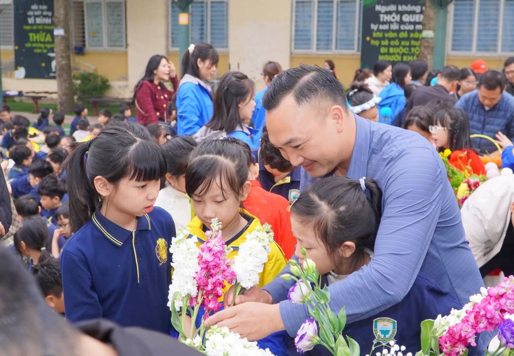 🌸 SÁNG THÁNG 3 RỰC RỠ TẠI XANH TUỆ ĐỨC: LỜI TRI ÂN GỬI TRỌN TRONG TỪNG ĐÓA HOA 🌸