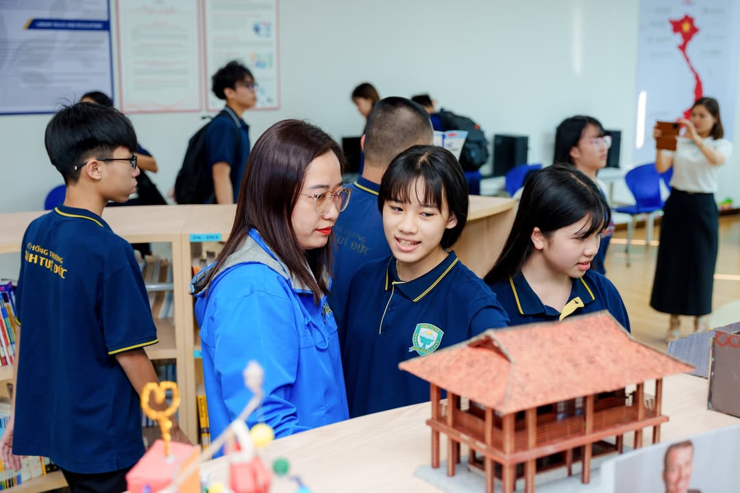 🌏 HỌC SINH XANH TUỆ ĐỨC GIAO LƯU VỚI HỌC SINH VINSCHOOL VỀ SỨC KHỎE TÂM LÝ HỌC ĐƯỜNG (WELLBEING)