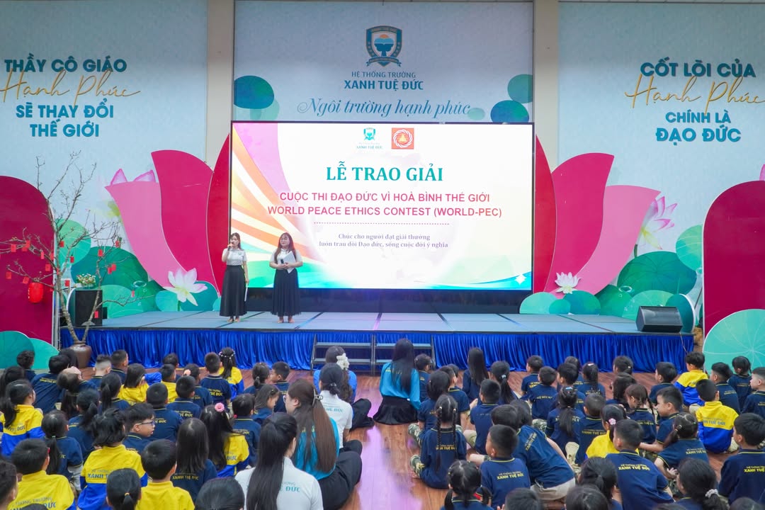 🎉 SÁNG THỨ 2 RỰC RỠ: TÔN VINH NHỮNG "ĐẠI SỨ HÒA BÌNH" VÀ CÁC CÁ NHÂN XUẤT SẮC CỦA XANH TUỆ ĐỨC! 🌟