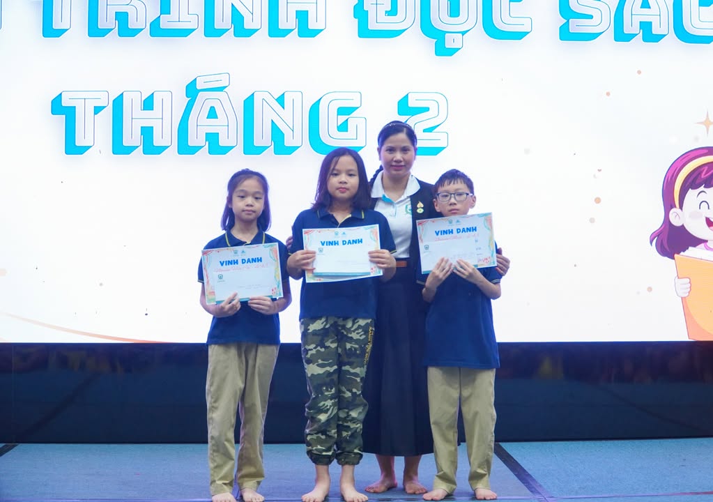 🎉 SÁNG THỨ 2 RỰC RỠ: TÔN VINH NHỮNG "ĐẠI SỨ HÒA BÌNH" VÀ CÁC CÁ NHÂN XUẤT SẮC CỦA XANH TUỆ ĐỨC! 🌟