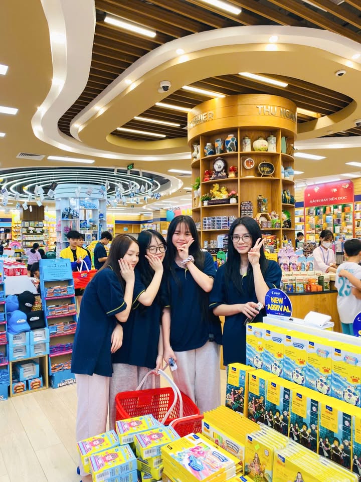 🌟 NIỀM VUI VỚI HOẠT ĐỘNG ĐI NHÀ SÁCH VÀ VĂN HÓA ĐỌC CỦA HỌC SINH NỘI TRÚ XANH TUỆ ĐỨC