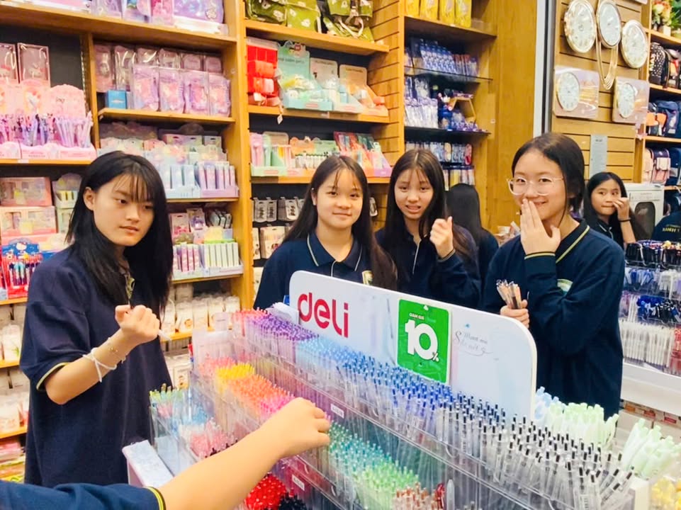 🌟 NIỀM VUI VỚI HOẠT ĐỘNG ĐI NHÀ SÁCH VÀ VĂN HÓA ĐỌC CỦA HỌC SINH NỘI TRÚ XANH TUỆ ĐỨC
