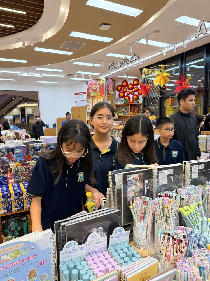 🌟 NIỀM VUI VỚI HOẠT ĐỘNG ĐI NHÀ SÁCH VÀ VĂN HÓA ĐỌC CỦA HỌC SINH NỘI TRÚ XANH TUỆ ĐỨC