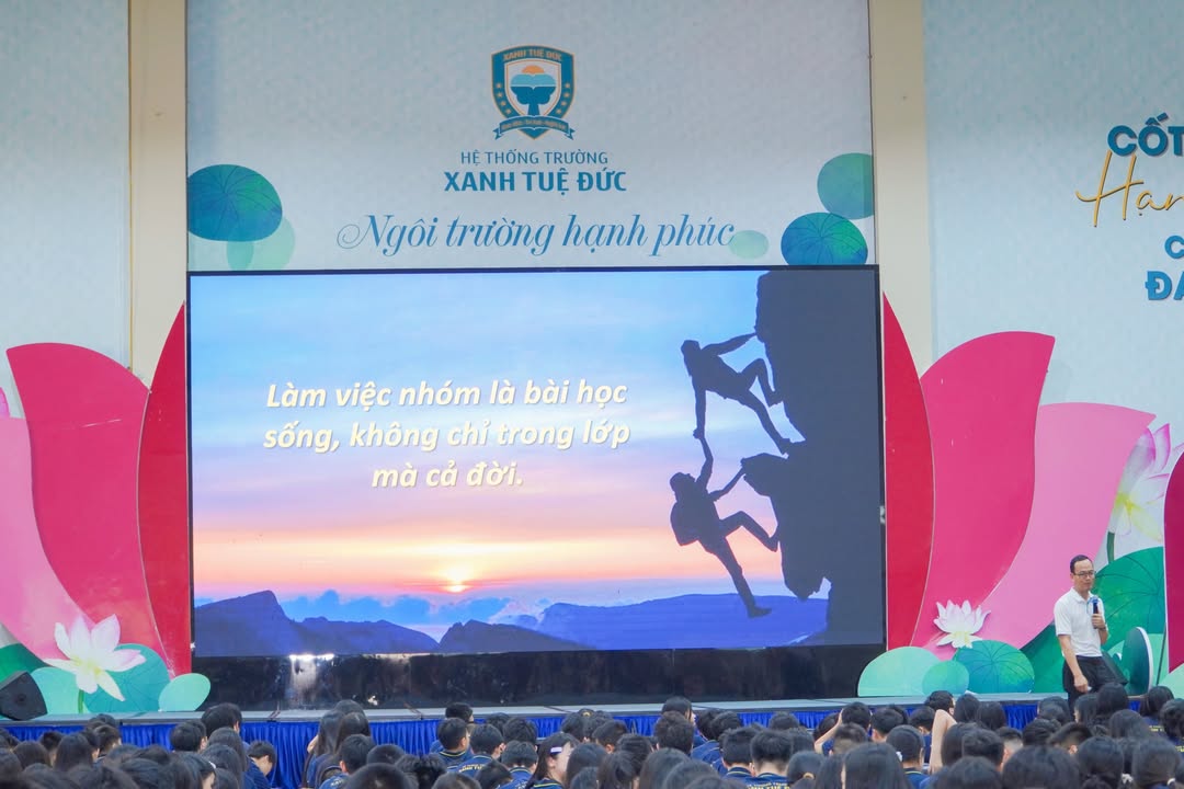 🍀🍀 BUỔI CHIA SẺ CỦA THẦY PHẠM TUẤN ĐẠT DÀNH CHO HỌC SINH KHỐI THCS VỀ CHỦ ĐỀ: “KỸ NĂNG LÀM VIỆC NHÓM VÀ LÀM THẾ NÀO ĐỂ KHÔNG BỊ CÔ LẬP”