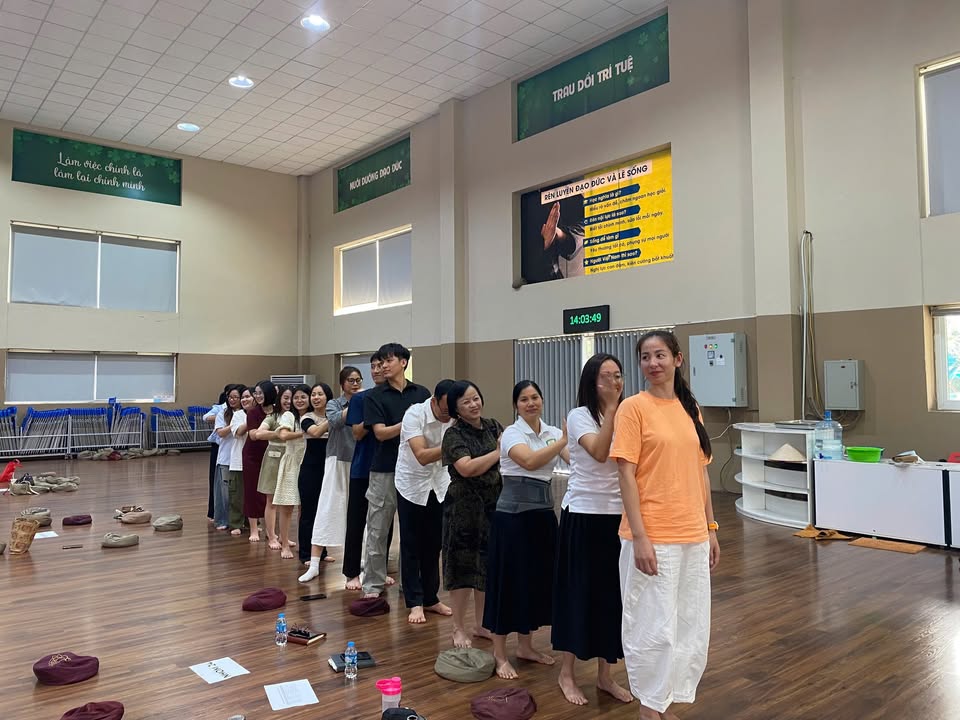 LẮNG NGHE ĐỂ ĐỒNG HÀNH, GIAO TIẾP ĐỂ KẾT NỐI 💚🩷💛