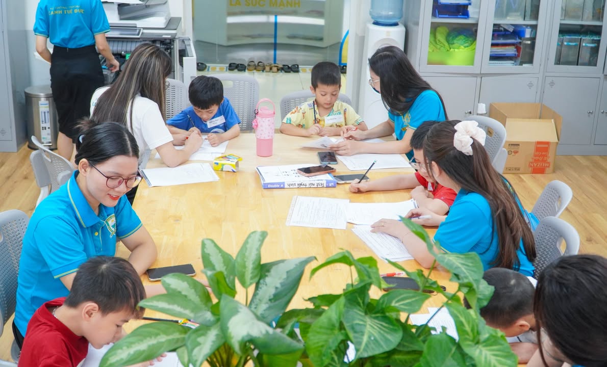 🌿 BUỔI SÁNG TRẢI NGHIỆM TRỌN VẸN– KHỞI ĐẦU HÀNH TRÌNH MỚI CÙNG CON 🌿