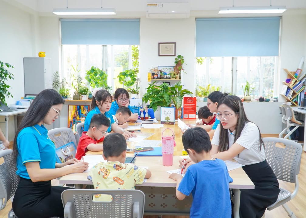 🌿 BUỔI SÁNG TRẢI NGHIỆM TRỌN VẸN– KHỞI ĐẦU HÀNH TRÌNH MỚI CÙNG CON 🌿