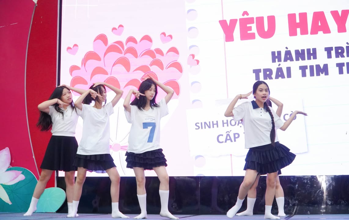 🌿 CÓ NÊN CẤM CON YÊU SỚM? CÁCH XANH TUỆ ĐỨC DẠY HỌC SINH LÀM CHỦ CẢM XÚC TUỔI DẬY THÌ
