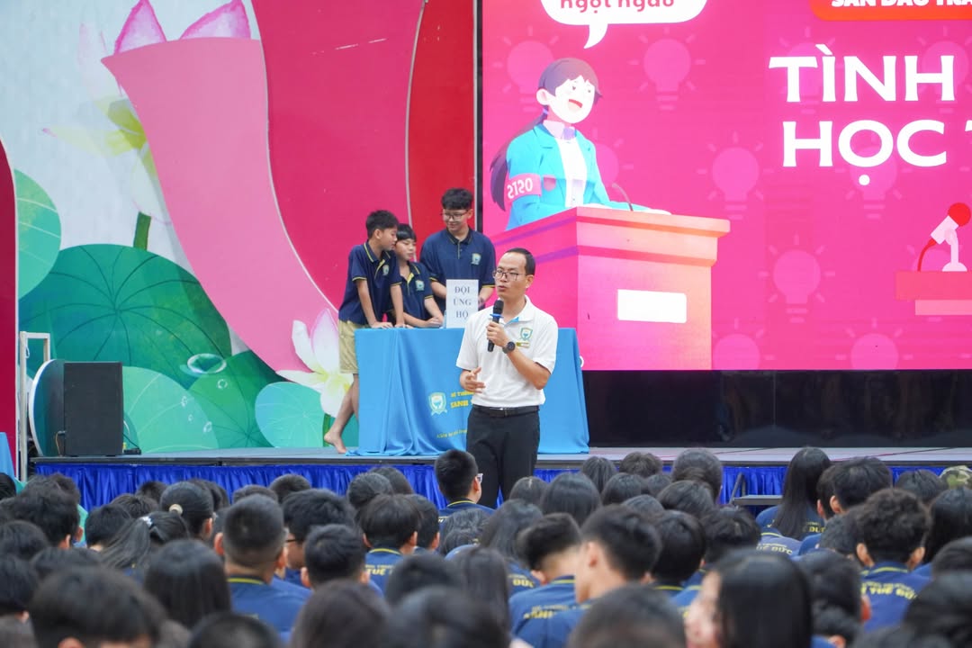 🌿 CÓ NÊN CẤM CON YÊU SỚM? CÁCH XANH TUỆ ĐỨC DẠY HỌC SINH LÀM CHỦ CẢM XÚC TUỔI DẬY THÌ