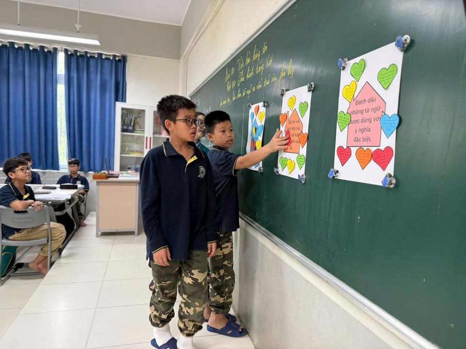 🇻🇳🇻🇳 HƯỚNG TỚI NGÀY 30/4 - HỌC SINH ĐƯỢC NUÔI DƯỠNG TÌNH YÊU NƯỚC QUA BỘ MÔN TIẾNG VIỆT
