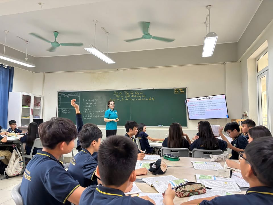 🇻🇳🇻🇳 HƯỚNG TỚI NGÀY 30/4 - HỌC SINH ĐƯỢC NUÔI DƯỠNG TÌNH YÊU NƯỚC QUA BỘ MÔN TIẾNG VIỆT