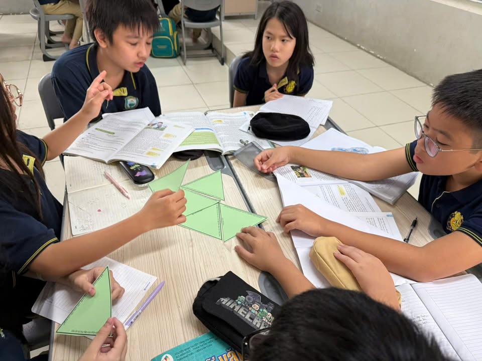 🇻🇳🇻🇳 HƯỚNG TỚI NGÀY 30/4 - HỌC SINH ĐƯỢC NUÔI DƯỠNG TÌNH YÊU NƯỚC QUA BỘ MÔN TIẾNG VIỆT