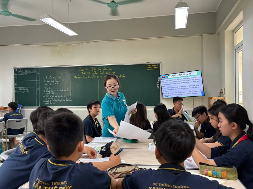 🇻🇳🇻🇳 HƯỚNG TỚI NGÀY 30/4 - HỌC SINH ĐƯỢC NUÔI DƯỠNG TÌNH YÊU NƯỚC QUA BỘ MÔN TIẾNG VIỆT