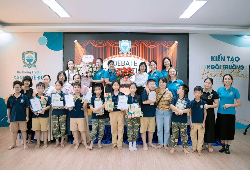 📚💬 SMARTPHONES IN CLASS? – CÙNG NGHE CÁC “NHÀ TRANH BIỆN NHÍ” LÊN TIẾNG!