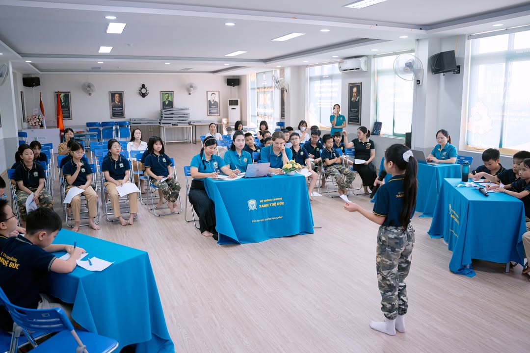 📚💬 SMARTPHONES IN CLASS? – CÙNG NGHE CÁC “NHÀ TRANH BIỆN NHÍ” LÊN TIẾNG!