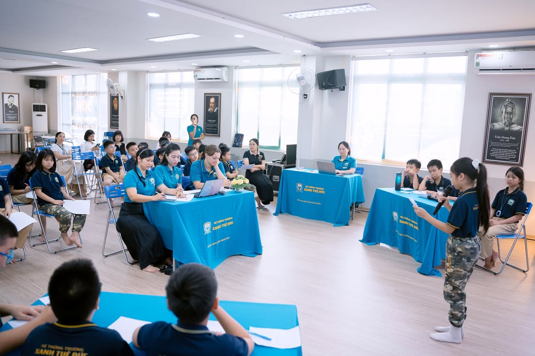 📚💬 SMARTPHONES IN CLASS? – CÙNG NGHE CÁC “NHÀ TRANH BIỆN NHÍ” LÊN TIẾNG!