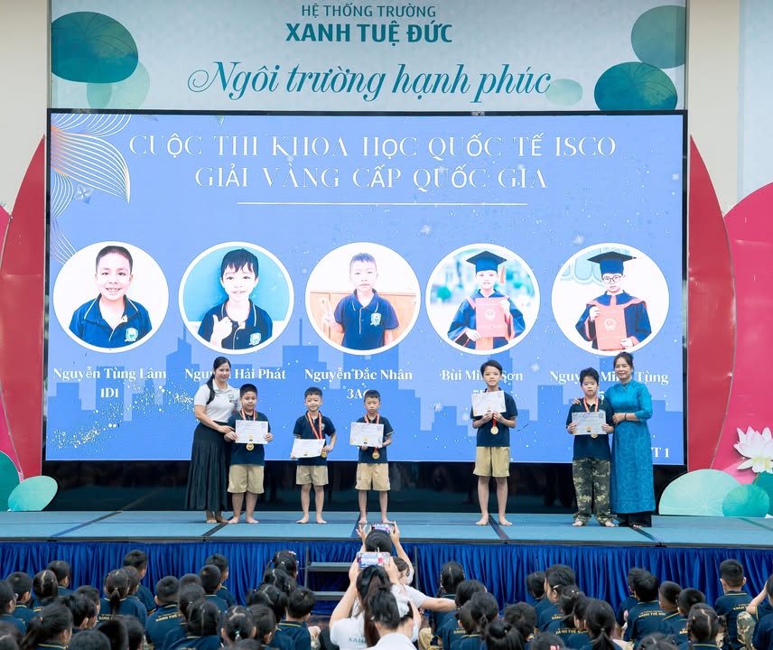 CHÀO CỜ ĐẦU TUẦN – KHÉP LẠI MỘT HÀNH TRÌNH, SẴN SÀNG CHO CHẶNG ĐUA CUỐI NĂM 🌟