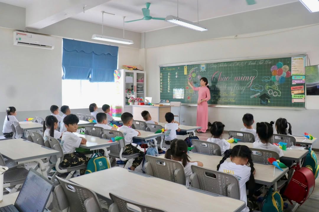 TUYỂN SINH KHÓA TIỀN TIỂU HỌC HỆ SONG BẰNG VIỆT MỸ