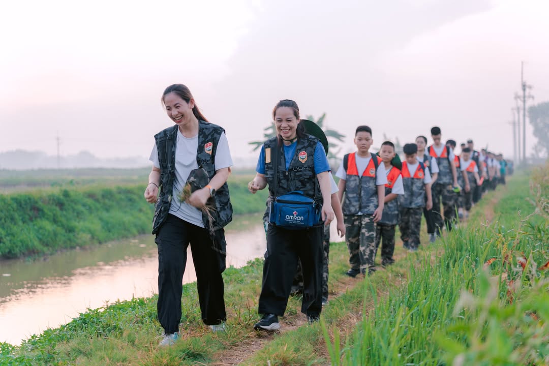 👟👟THỬ THÁCH HÀNH QUÂN ĐÊM TỪ 2H30 SÁNG - 15KM VƯỢT QUA CHÍNH MÌNH CỦA HỌC SINH KHÓA HÈ NỘI TRÚ