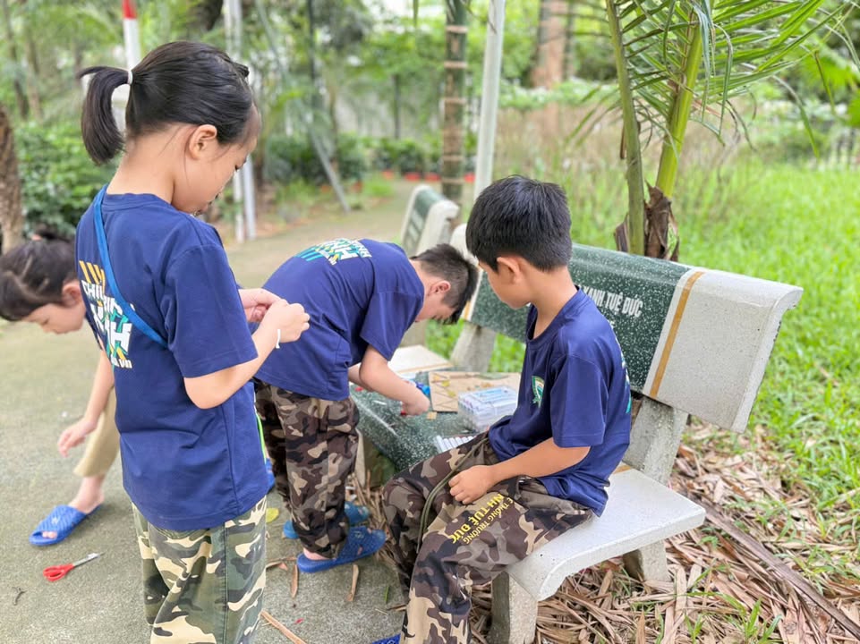 🌿 LỚP HỌC KHÔNG TƯỜNG – NƠI TOÁN HỌC NỞ HOA GIỮA THIÊN NHIÊN