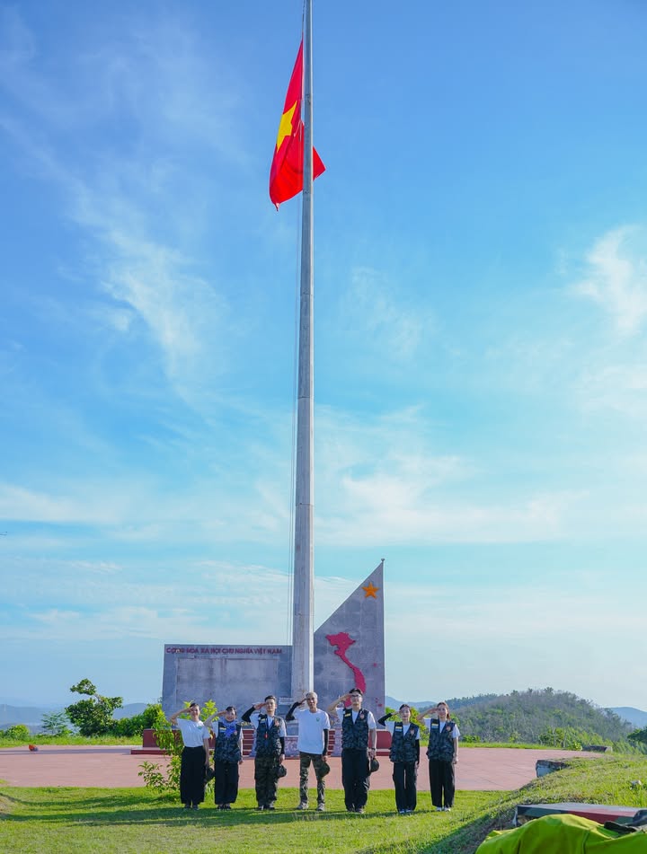🌊 🌅 ĐẢO NGỌC VỪNG – NƠI HỌC SINH KHÓA HÈ NỘI TRÚ HỌC CÁCH LỚN LÊN TỪ BIỂN, TỪ GIÓ VÀ TỪ NHỮNG THỬ THÁCH THẬT