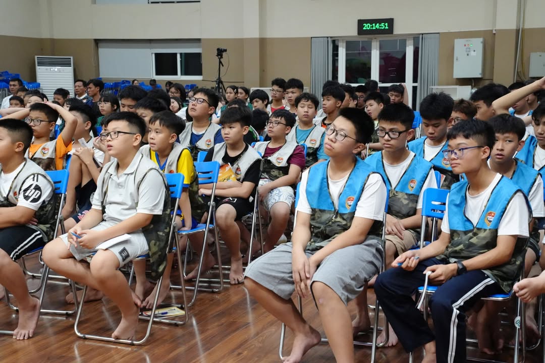 🌼 HỌC SINH KHÓA HÈ A2 NGHE CHIA SẺ CHỦ ĐỀ "SỰ KỲ DIỆU CỦA LÒNG BIẾT ƠN"