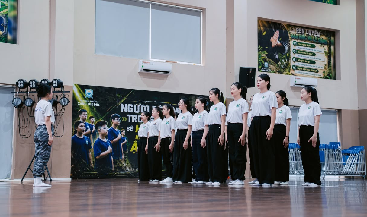 🌿 RÈN MÌNH TRƯỚC KHI RÈN NGƯỜI – MỖI BƯỚC CHÂN ĐỀU LÀ MỘT BÀI HỌC GIÁO DỤC