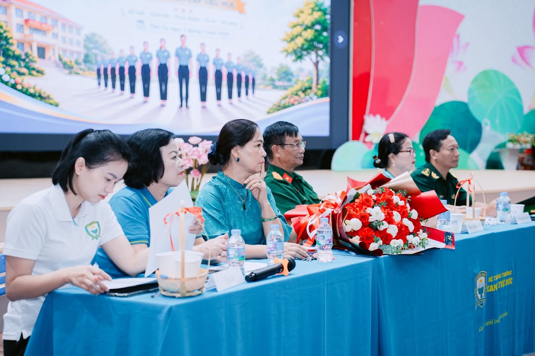 🌿 RÈN MÌNH TRƯỚC KHI RÈN NGƯỜI – MỖI BƯỚC CHÂN ĐỀU LÀ MỘT BÀI HỌC GIÁO DỤC