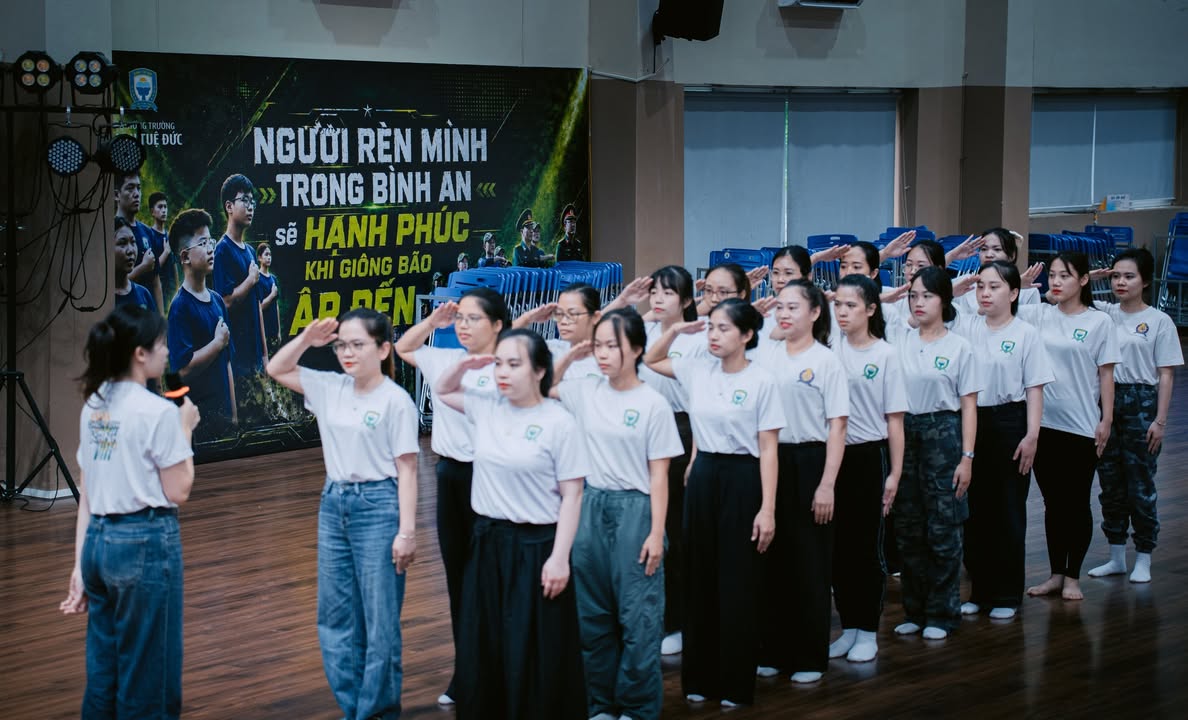 🌿 RÈN MÌNH TRƯỚC KHI RÈN NGƯỜI – MỖI BƯỚC CHÂN ĐỀU LÀ MỘT BÀI HỌC GIÁO DỤC