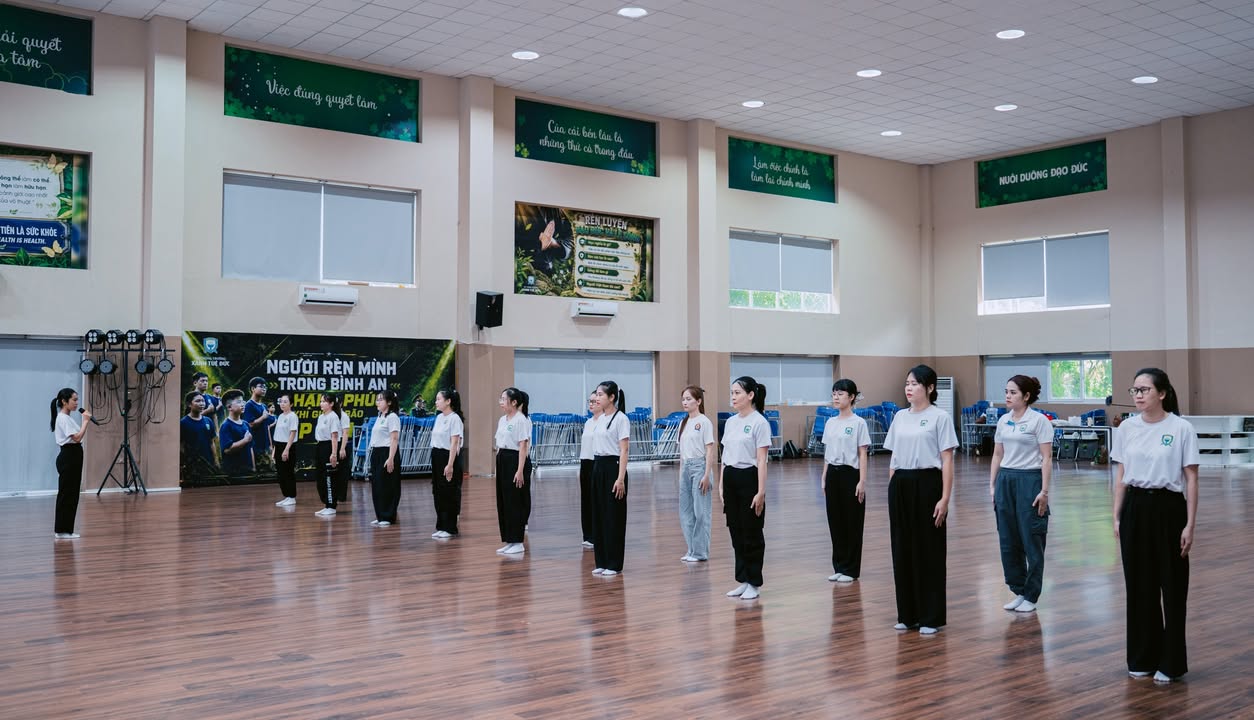 🌿 RÈN MÌNH TRƯỚC KHI RÈN NGƯỜI – MỖI BƯỚC CHÂN ĐỀU LÀ MỘT BÀI HỌC GIÁO DỤC