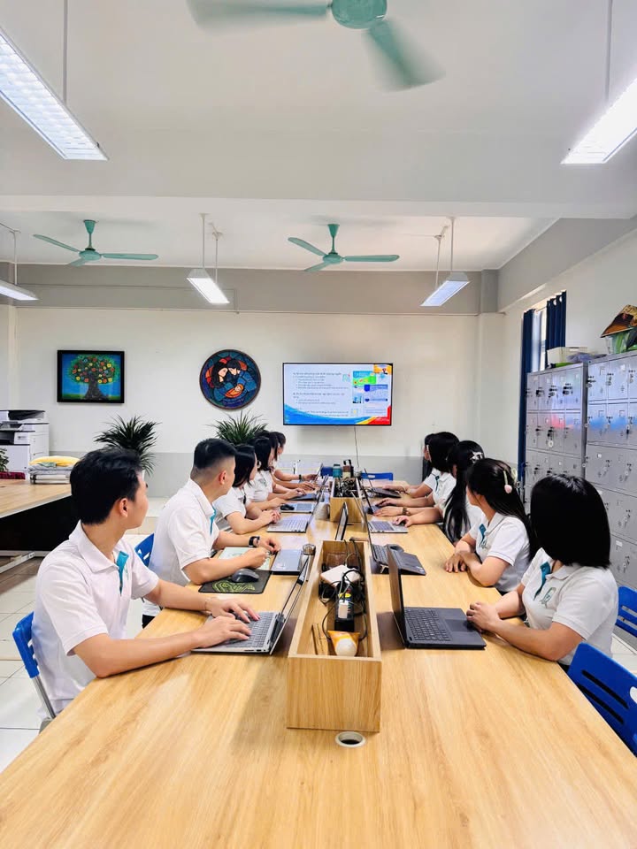 🌱 THẦY CÔ KHÔNG NGỪNG HỌC ĐỂ DẪN ĐƯỜNG CHO SỰ TRƯỞNG THÀNH CỦA HỌC SINH
