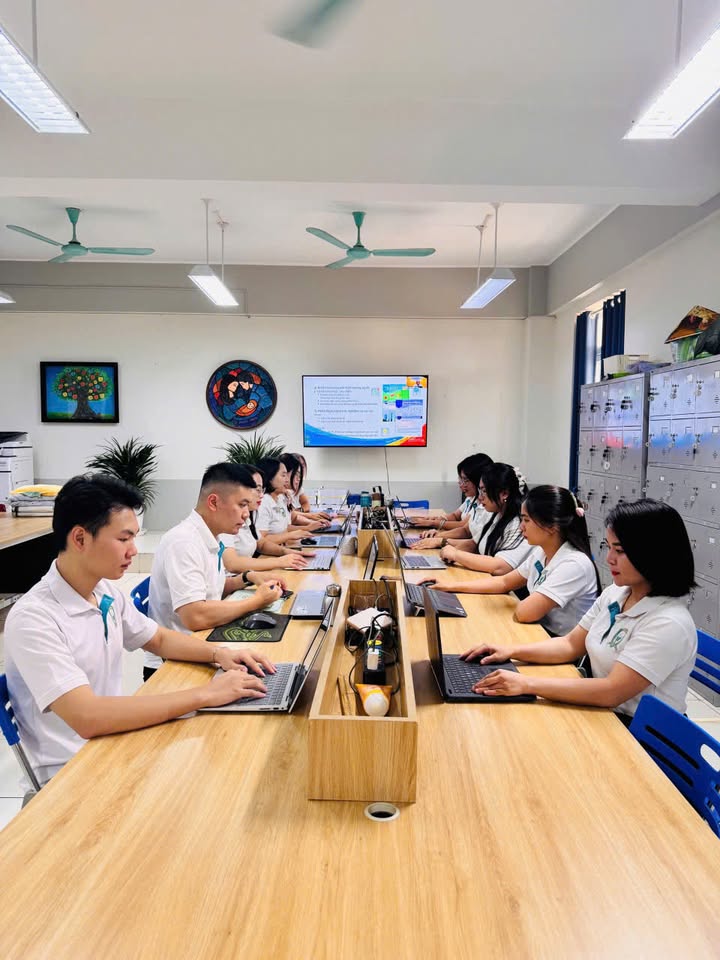🌱 THẦY CÔ KHÔNG NGỪNG HỌC ĐỂ DẪN ĐƯỜNG CHO SỰ TRƯỞNG THÀNH CỦA HỌC SINH