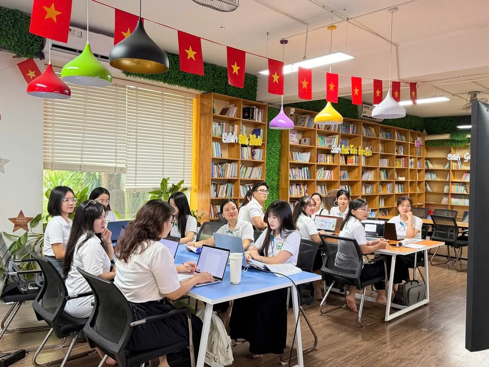 🌱 THẦY CÔ KHÔNG NGỪNG HỌC ĐỂ DẪN ĐƯỜNG CHO SỰ TRƯỞNG THÀNH CỦA HỌC SINH