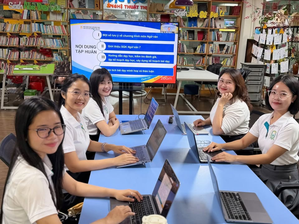 🌱 THẦY CÔ KHÔNG NGỪNG HỌC ĐỂ DẪN ĐƯỜNG CHO SỰ TRƯỞNG THÀNH CỦA HỌC SINH