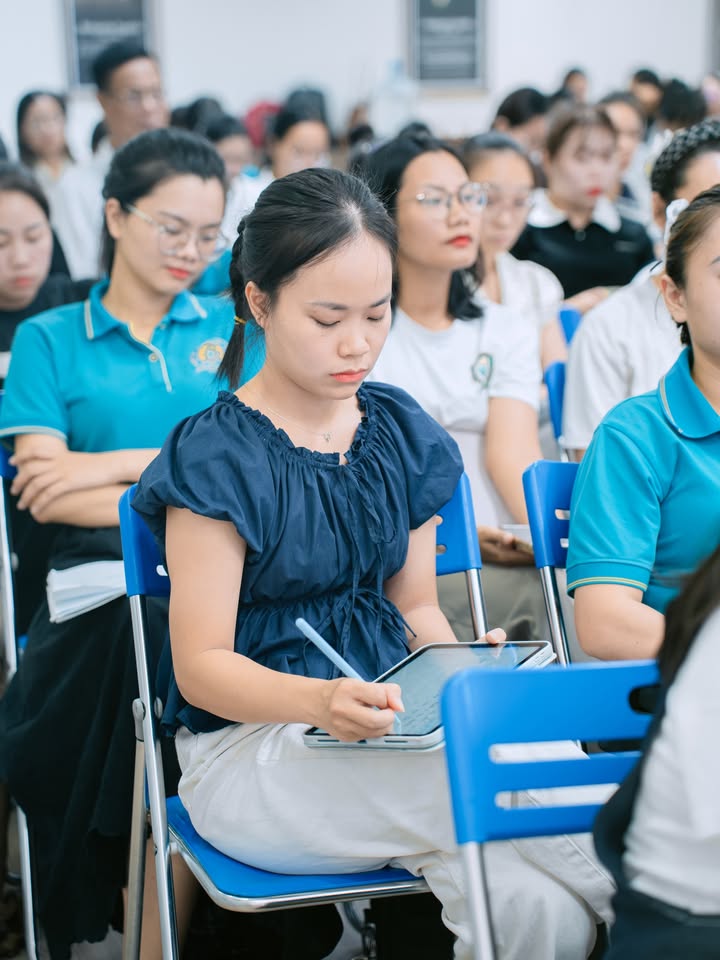 🧠 GIÁO VIÊN TRƯỜNG XANH TUỆ ĐỨC THAM GIA ĐÀO TẠO CHUYÊN SÂU TÂM LÝ HỌC ĐƯỜNG – HIỂU ĐỂ ĐỒNG HÀNH HỌC SINH TỐT HƠN