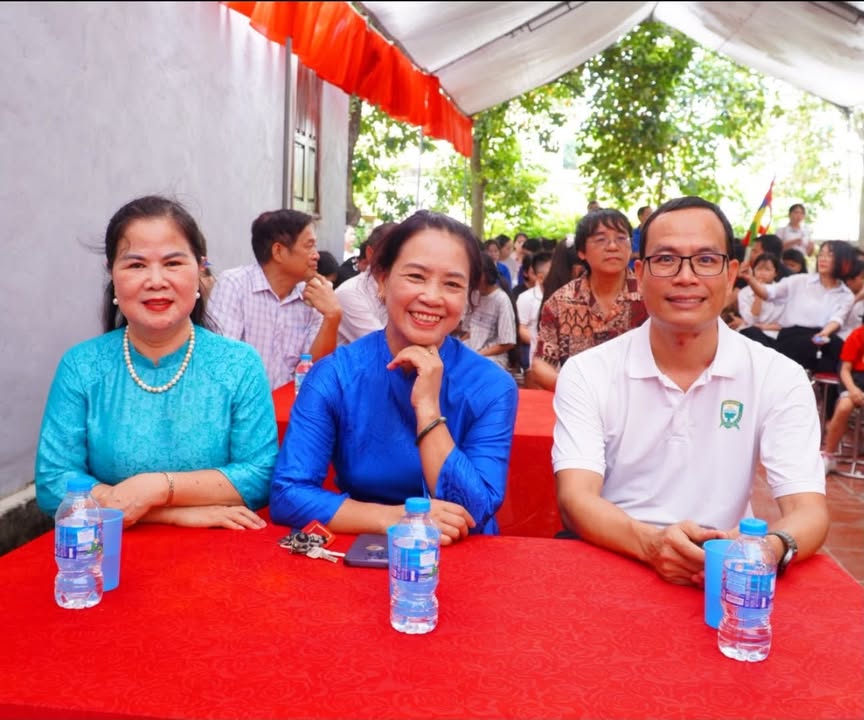 📚 TRƯỜNG XANH TUỆ ĐỨC ĐỒNG HÀNH CÙNG THƯ VIỆN HƯNG GIÁO – GIEO TÌNH YÊU ĐỌC SÁCH, GẮN KẾT QUÊ HƯƠNG 💚