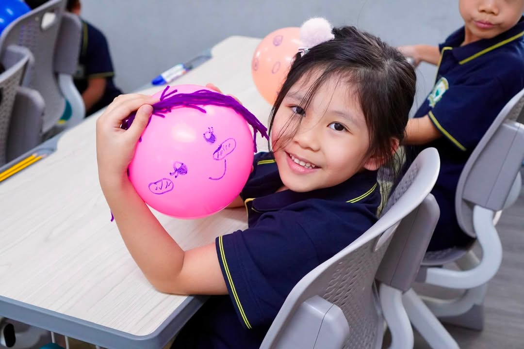 🎈 MINI PROJECT “COLORFUL BALLOON FAMILY” – HỌC TIẾNG ANH QUA TRẢI NGHIỆM CÙNG GIÁO VIÊN NƯỚC NGOÀI 🌎✨